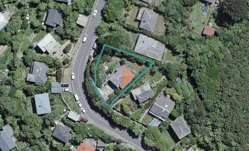 30 Montgomery Avenue, Karori, Wellington - Carousel 1