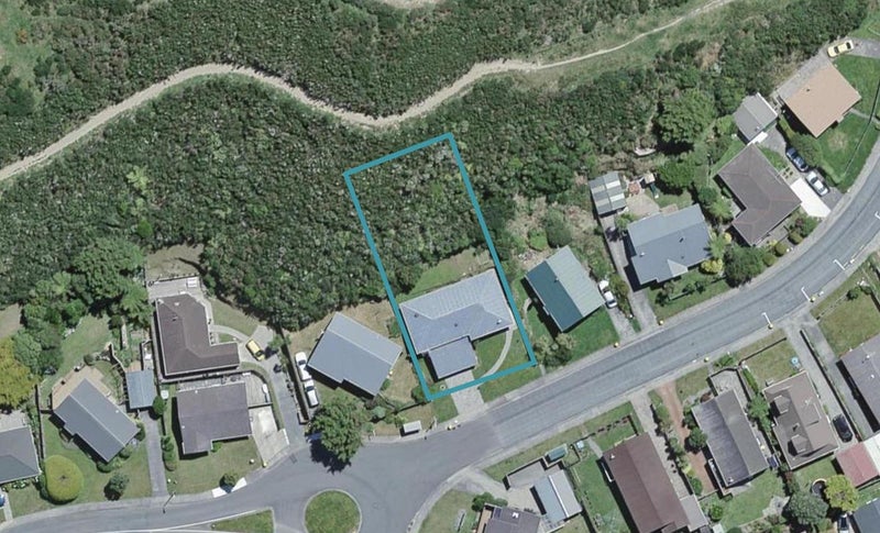 117 Montgomery Avenue, Karori, Wellington - Carousel 1