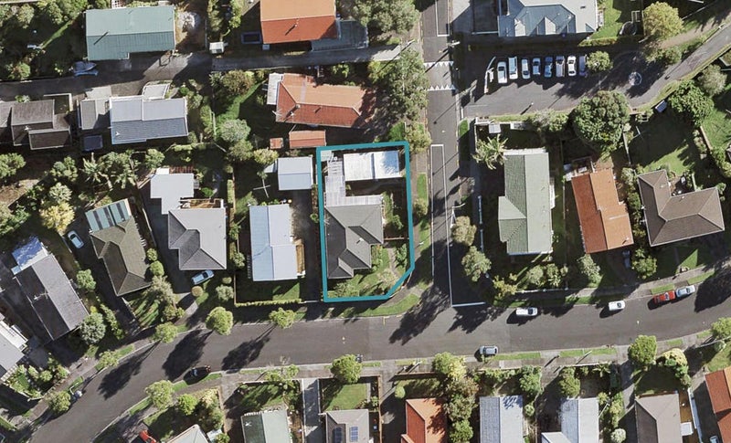 27 Trevola Street, New Windsor, Auckland - Carousel 1