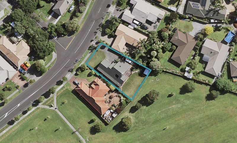 61 Tington Avenue, Wattle Downs, Auckland - Carousel 1