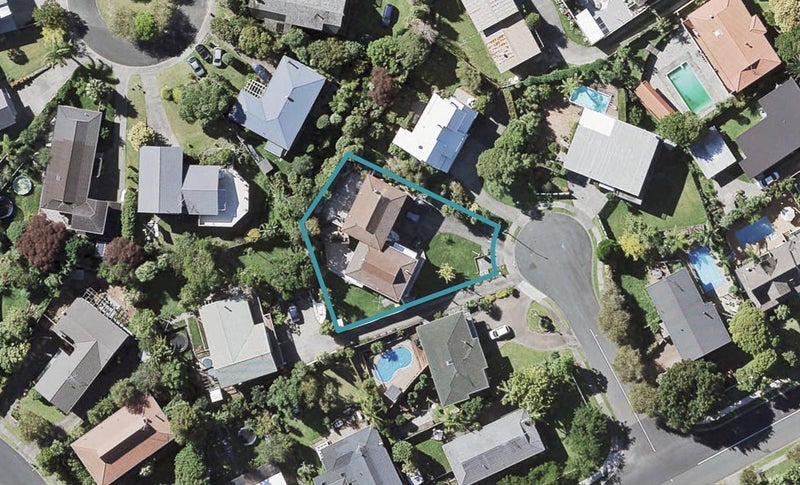 1/5 Manaia Place, Mairangi Bay, Auckland - Carousel 1
