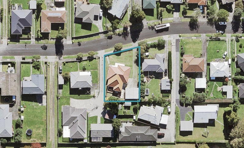 21 Cutler Street, New Lynn, Auckland - Carousel 1
