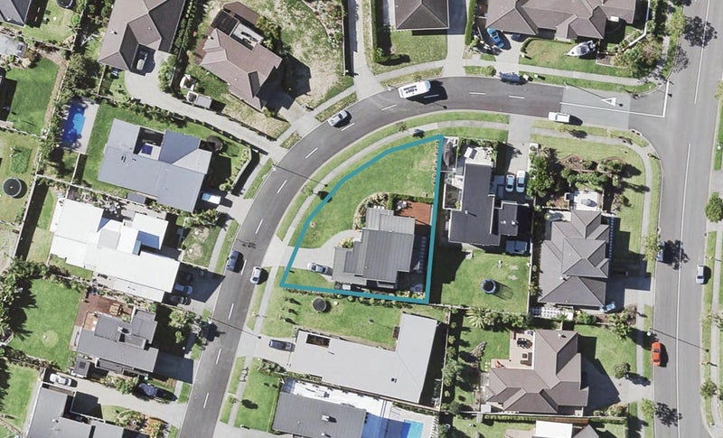 33 Columbia Crescent, Beachlands, Auckland - Carousel 1