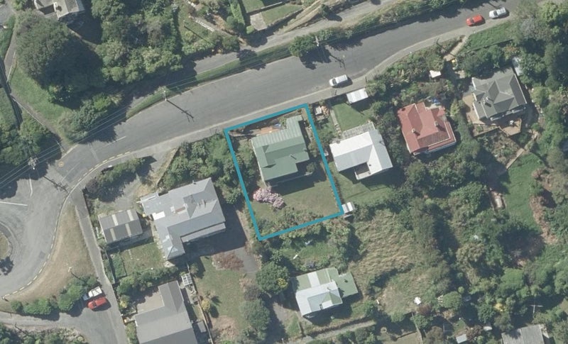 6 Totara Street, Ravensbourne, Dunedin - Carousel 1