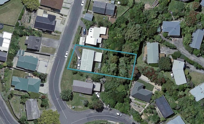 4 Fitzpatrick Street, Newlands, Wellington - Carousel 1