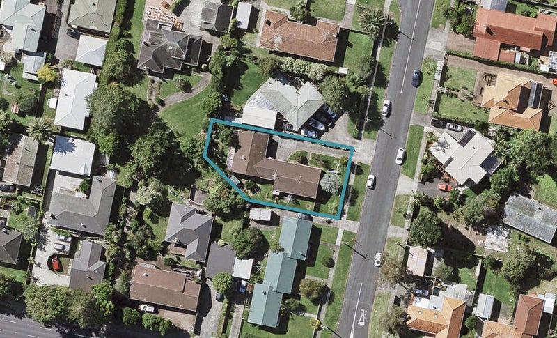 2/2 Tamaki Bay Drive, Pakuranga, Auckland - Carousel 1