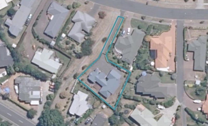 12 Fairview Terrace, Waipahihi, Taupo - Carousel 1