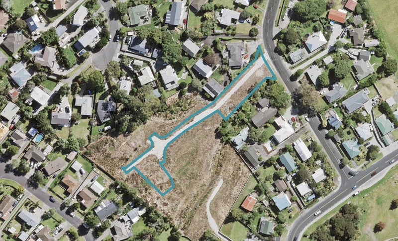 10 Han Court, Glen Eden, Auckland - Carousel 1
