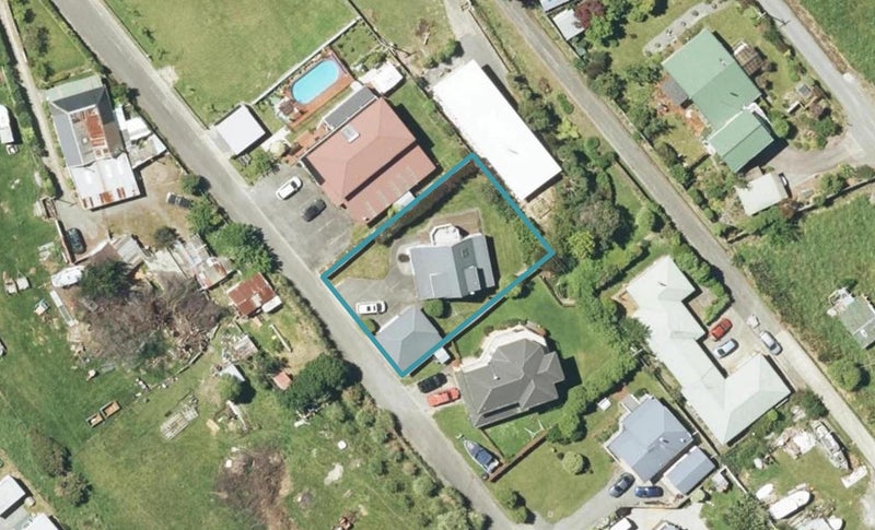 312 Waikawa Road, Waikawa, Picton - Carousel 1