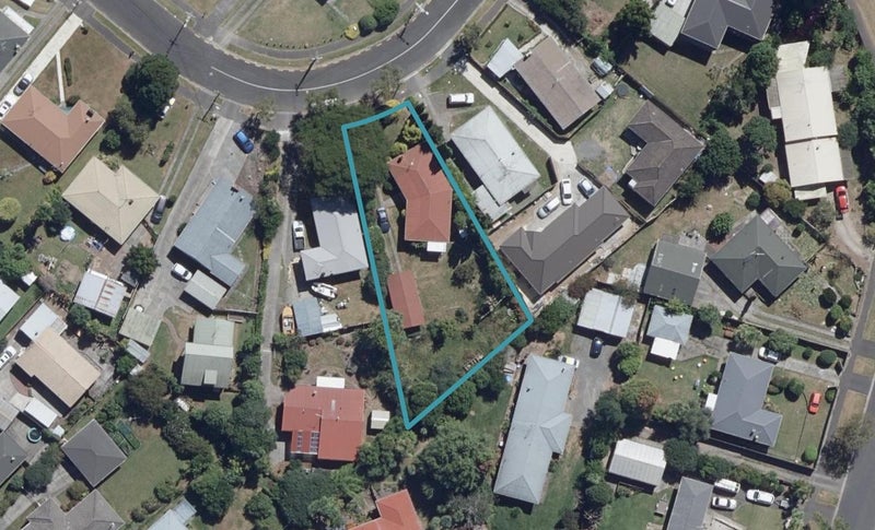 40 Liston Crescent, Hillcrest, Hamilton - Carousel 1