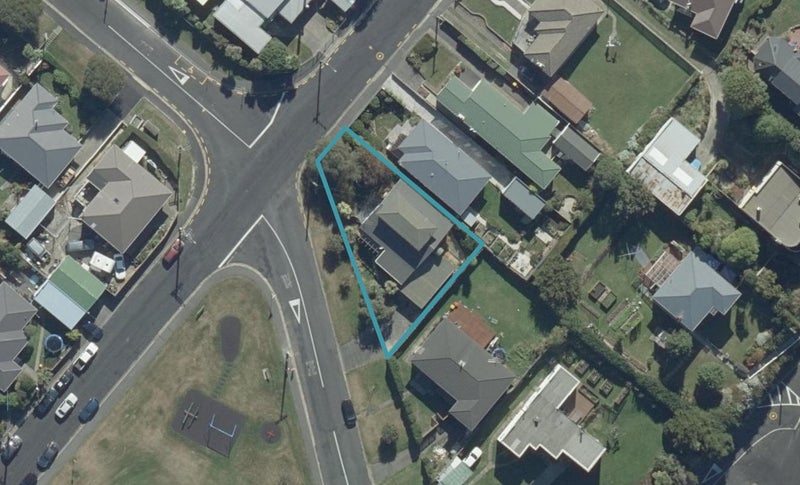21 Mathieson Street, Waverley, Dunedin - Carousel 1