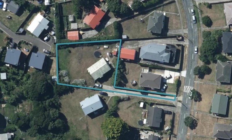 14 Taupiri Crescent, Titahi Bay, Porirua - Carousel 1