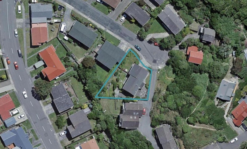 8 Tralee Place, Johnsonville, Wellington - Carousel 1