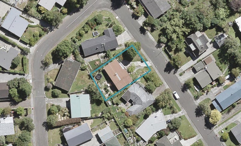 20 Fendalton Crescent, Pinehaven, Upper Hutt - Carousel 1