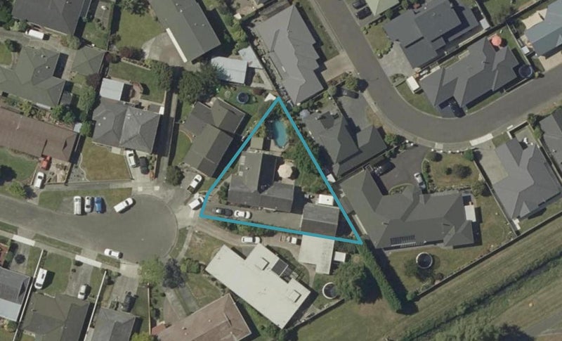6 Gainsborough Grove, Highbury, Palmerston North - Carousel 1