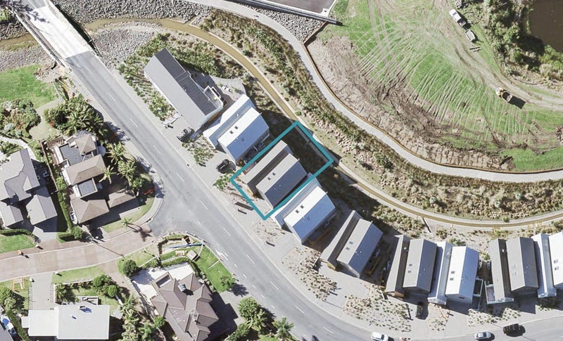 185 Jack Lachlan Drive, Beachlands, Auckland - Carousel 1