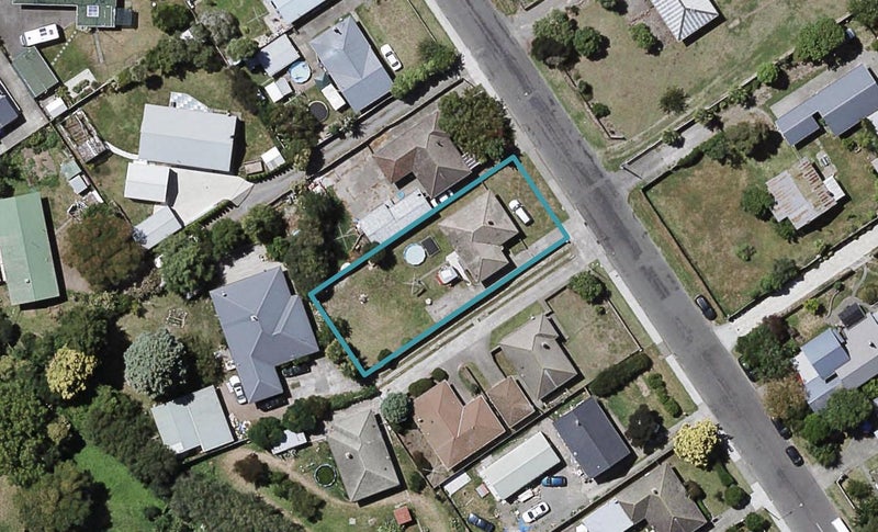 719 Collinge Road, Mayfair, Hastings - Carousel 1
