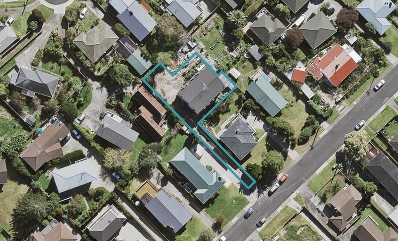 11 Anne Road, Hillcrest, Auckland - Carousel 1