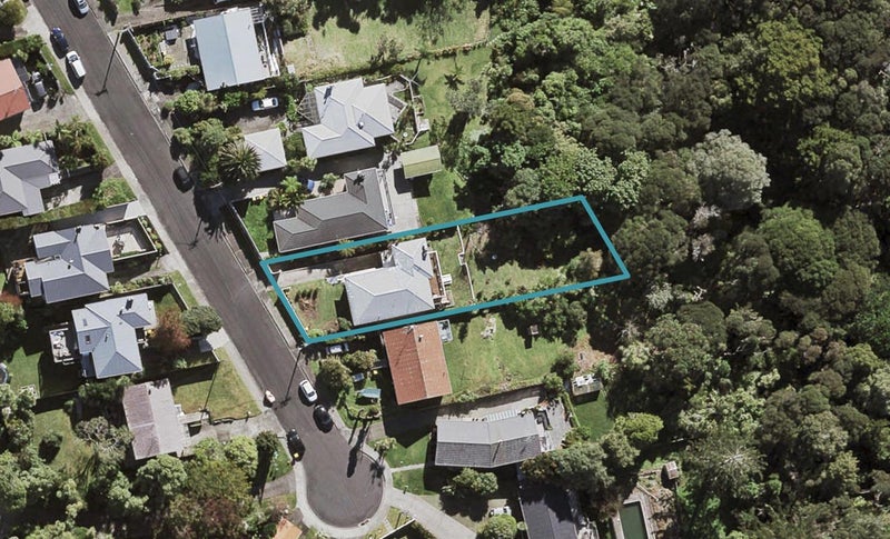 10 Felstead Street, Birkenhead, Auckland - Carousel 1