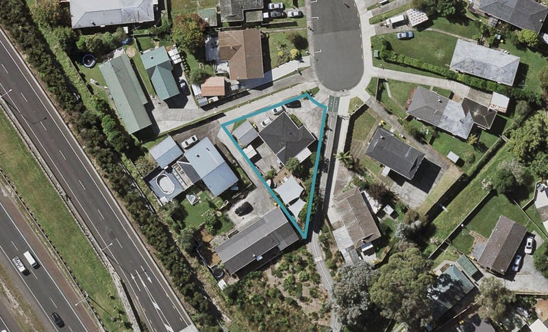21 Kapiti Place, Sunnynook, Auckland - Carousel 1