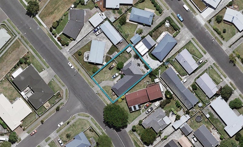 11 Spriggs Crescent, Greenmeadows, Napier - Carousel 1