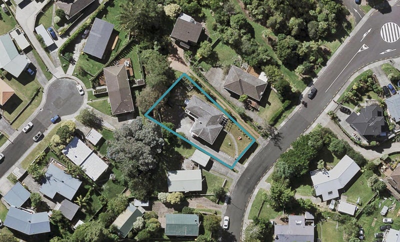 26 Lyford Crescent, Sunnynook, Auckland - Carousel 1