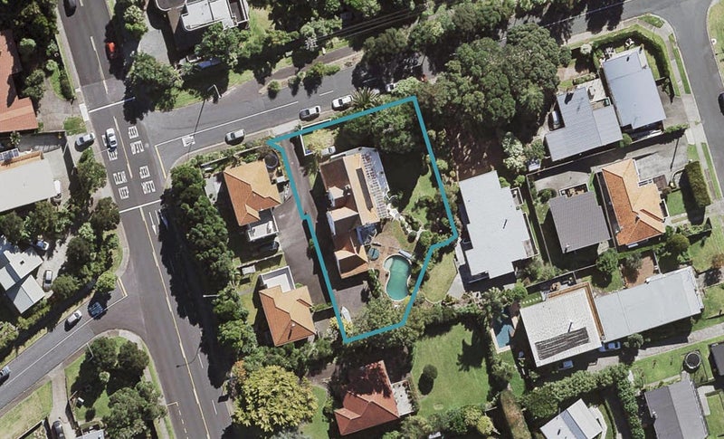 1A Moore Street, Hillcrest, Auckland - Carousel 1