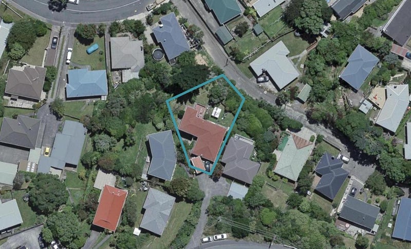 215 Helston Road, Paparangi, Wellington - Carousel 1
