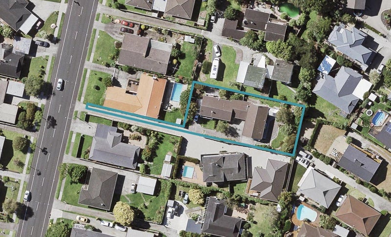 2/122 Prince Regent Drive, Half Moon Bay, Auckland - Carousel 1