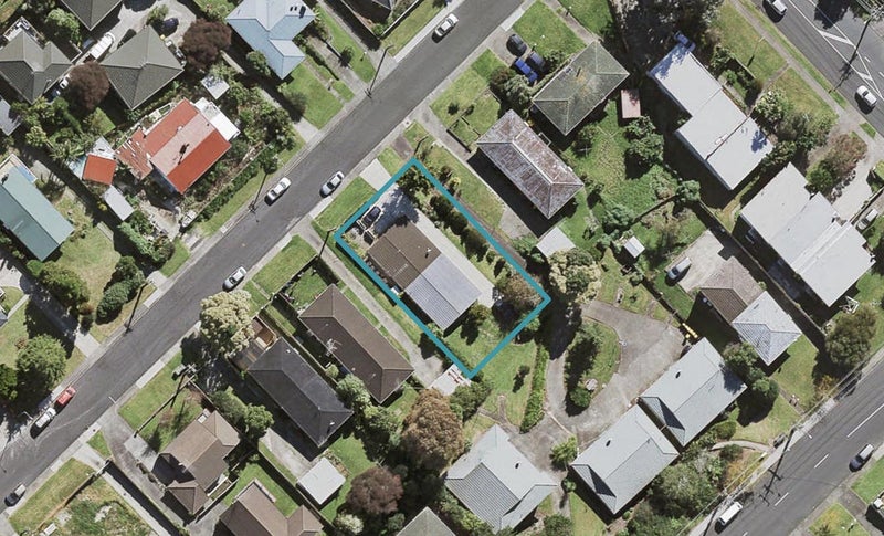 1/6 Anne Road, Hillcrest, Auckland - Carousel 1