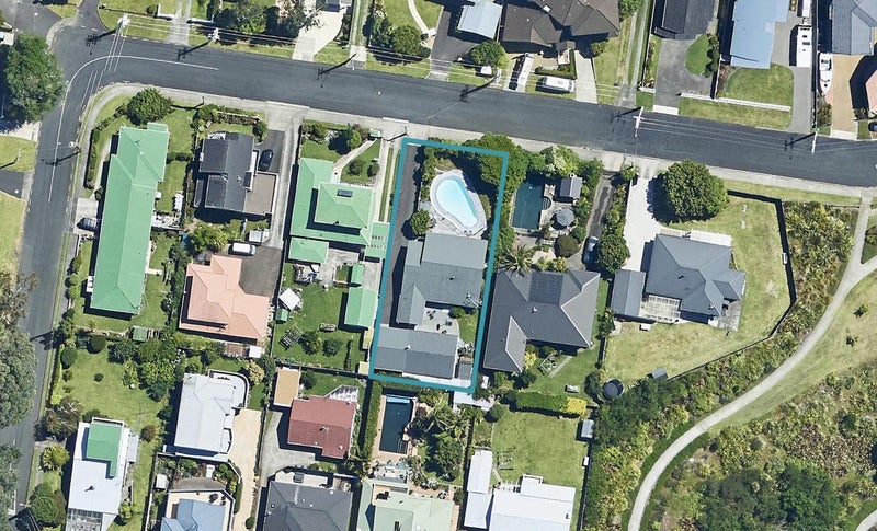 32 Lemon Grove Avenue, Otumoetai, Tauranga - Carousel 1