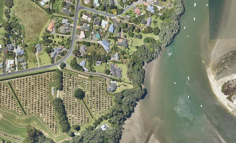 200 Tanners Point Road, Tanners Point, Katikati - Carousel 1