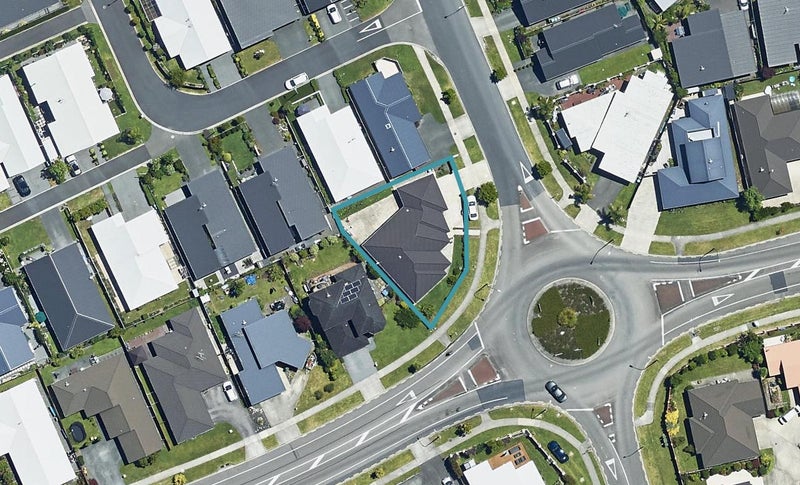 1 Saint Pauls Drive, Brookfield, Tauranga - Carousel 1