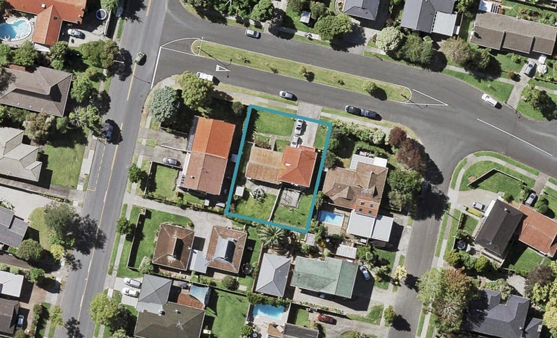1/3 Whiteacres Drive, Sunnyhills, Auckland - Carousel 1