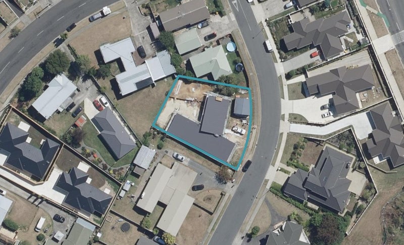 18 Goodwin Terrace, Temple View, Hamilton - Carousel 1