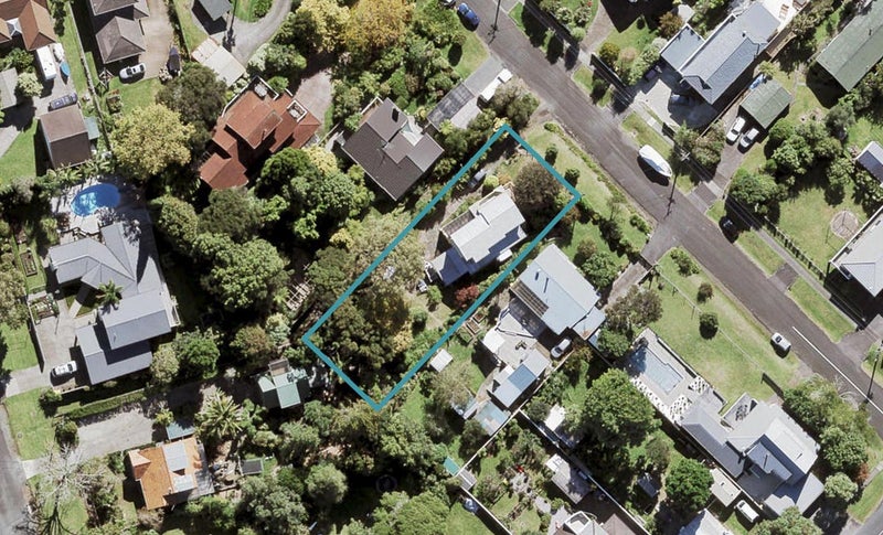 7 Alison Avenue, Herald Island, Auckland - Carousel 1