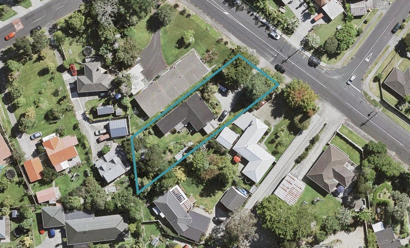 64 Kaurilands Road, Titirangi, Auckland - Carousel 1