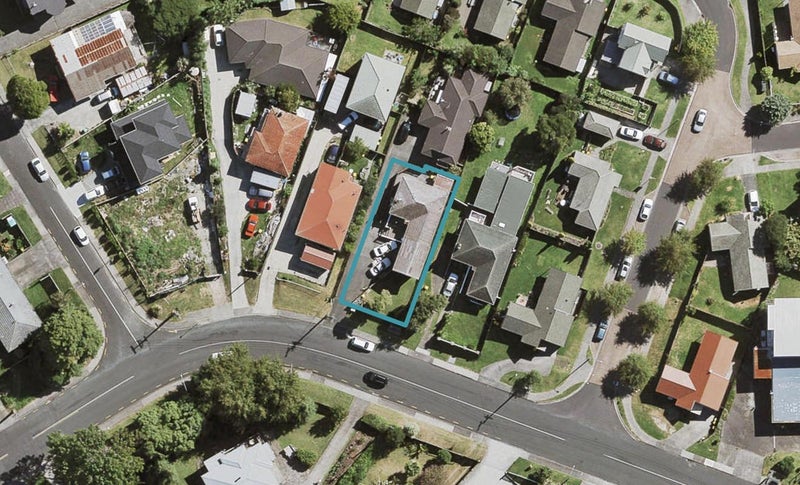 20 Awaroa Road, Sunnyvale, Auckland - Carousel 1