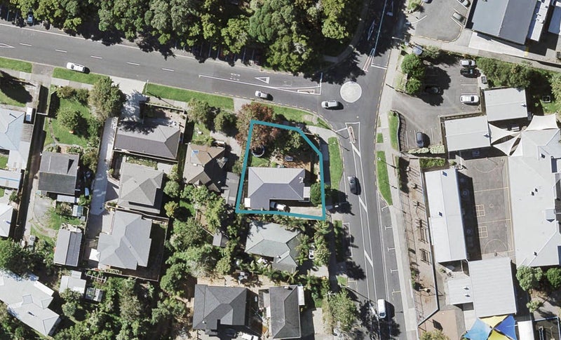 59 Paparoa Road, Cockle Bay, Auckland - Carousel 1
