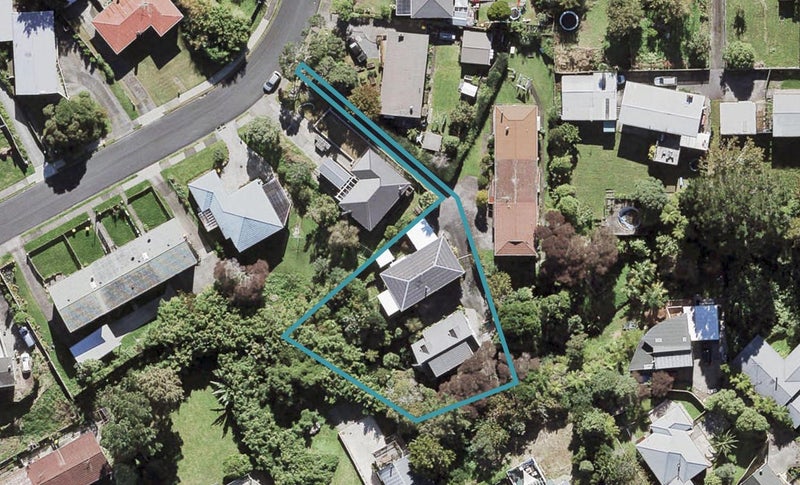 2/13 Trojan Crescent, New Lynn, Auckland - Carousel 1