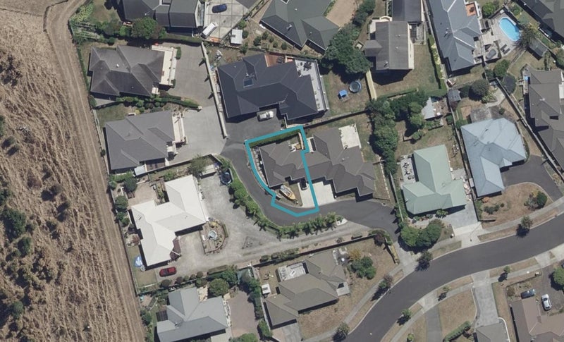 2/16 Highgrove Drive, Grandview Heights, Hamilton - Carousel 1