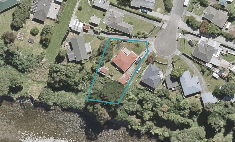 16 Whangakoko Grove, Birchville, Upper Hutt - Carousel 1