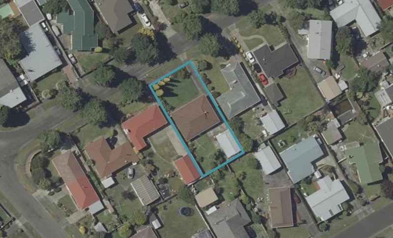 8 Raglan Avenue, Cloverlea, Palmerston North - Carousel 1