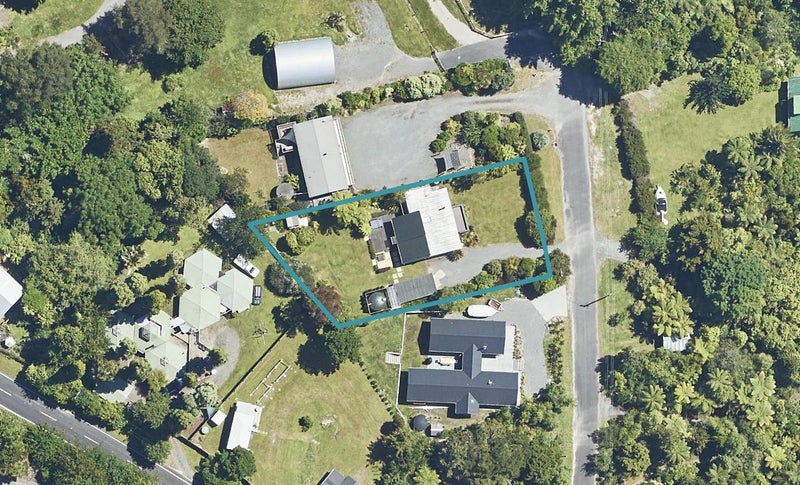 6 Waitangi Road, Lake Tarawera, Rotorua - Carousel 1