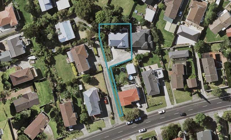 14 Trias Road, Totara Vale, Auckland - Carousel 1