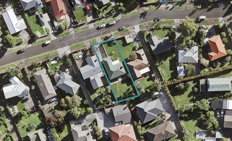 18 Westminster Street, New Windsor, Auckland - Carousel 1