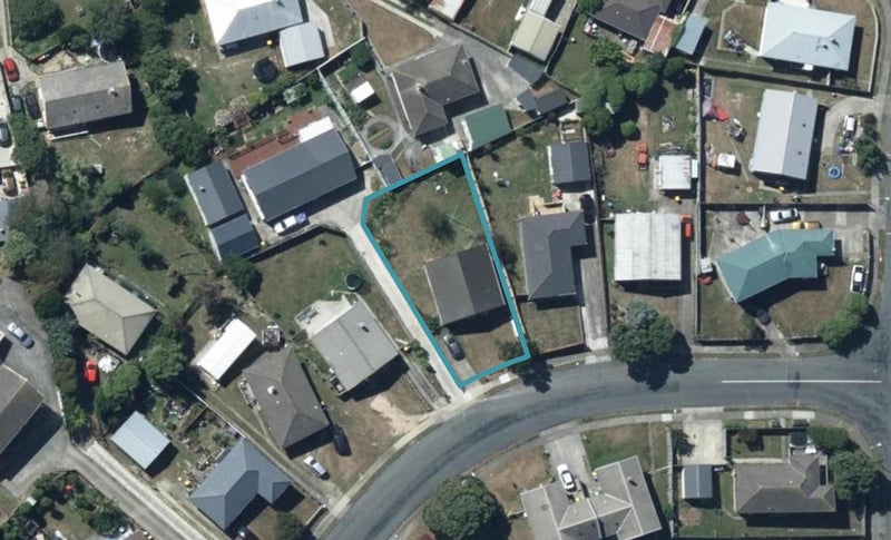 7 Rangituhi Crescent, Takapuwahia, Porirua - Carousel 1