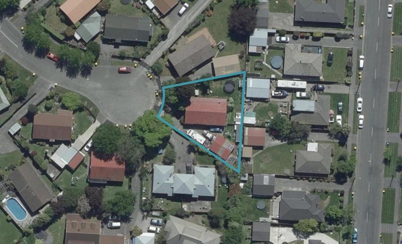 11 Strack Place, Redwood, Christchurch - Carousel 1