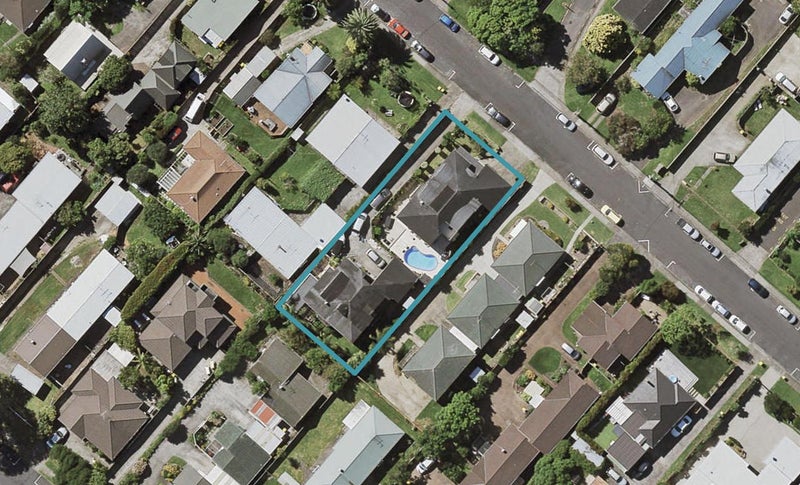 2/12 Brook Street, Milford, Auckland - Carousel 1