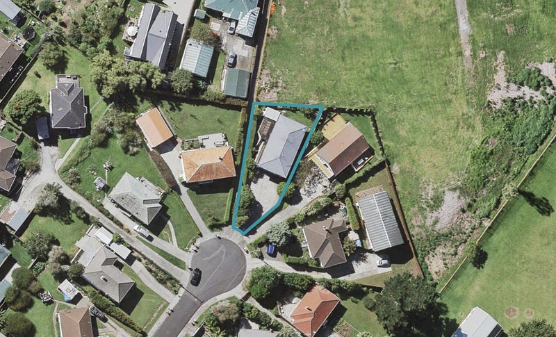 11A Cintra Place, Glen Innes, Auckland - Carousel 1